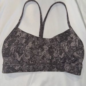 Lululemon sports bra